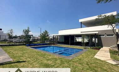 Terrenos en venta en Solares, dentro del coto Lárissa II, junto al coto Altanza.