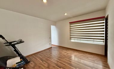 Casa en privada en renta en Metepec, con garage techado, estudio, jardín a una cuadra de avenida Tecnológico.