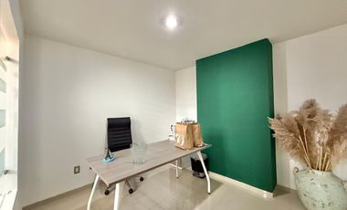 Casa en privada en renta en Metepec, con garage techado, estudio, jardín a una cuadra de avenida Tecnológico.