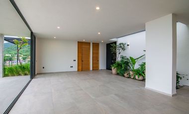 Imponente y hermosa residencia en cielo vista, una de las mejores ubicaciones en la ribera!