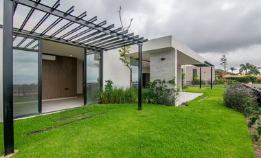 Imponente y hermosa residencia en cielo vista, una de las mejores ubicaciones en la ribera!