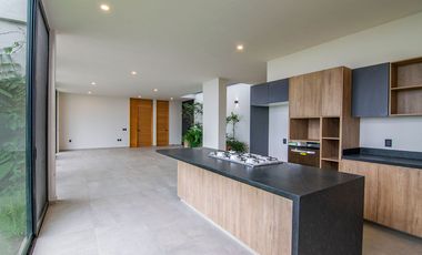 Imponente y hermosa residencia en cielo vista, una de las mejores ubicaciones en la ribera!