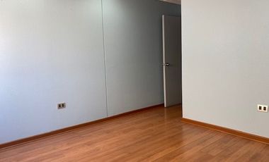 SE VENDE OFICINA EN EDIFICIO DHARMA.