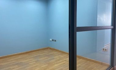 SE VENDE OFICINA EN EDIFICIO DHARMA.