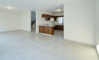 AMPLIA CASA EN RENTA EN RINCON DE ENCINOS