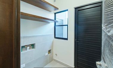 AMPLIA CASA EN RENTA EN RINCON DE ENCINOS