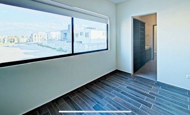 AMPLIA CASA EN RENTA EN RINCON DE ENCINOS