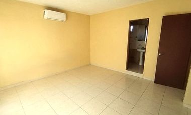 Venta de Casa de 2 niveles en privada de 8 unidades acceso controlado Fracc. Joyas de Mocambo, Boca del Rio Ver