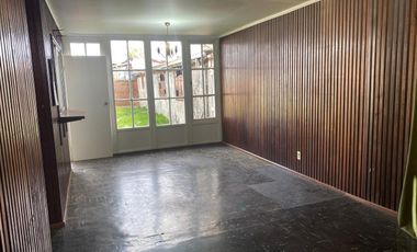 Se arrienda casa cerca del hospital regional