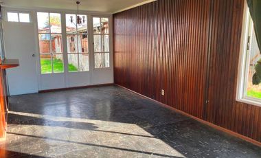 Se arrienda casa cerca del hospital regional