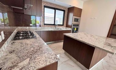 Casa en venta el Palomar Tlajomulco