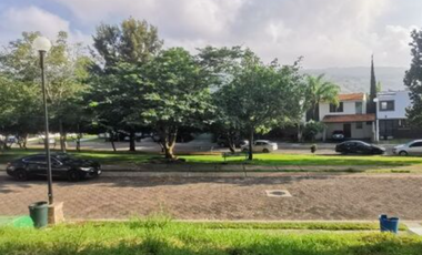 Terreno en Venta Tlajomulco Coto Bosques de Santa Anita - FRENTE A PARQUE