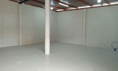 Se renta local comercial cerca al centro, Machala