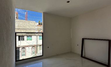 Edificio en renta cerca de CU. Sobre Alberto Alvarado, perpendicular a Av. Universidad.