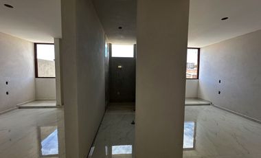 Edificio en renta cerca de CU. Sobre Alberto Alvarado, perpendicular a Av. Universidad.