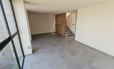 CASA EN VENTA EN ESMERALDA, ARAUCARIA 6 MONACO 5F