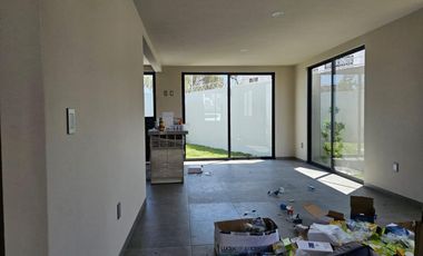 CASA EN VENTA EN ESMERALDA, ARAUCARIA 6 MONACO 5F