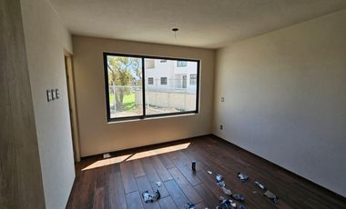 CASA EN VENTA EN ESMERALDA, ARAUCARIA 6 MONACO 5F