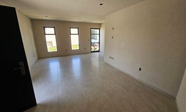 CASA EN VENTA EN ESMERALDA, ARAUCARIA 6 MONACO 5F