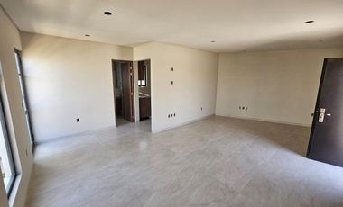 CASA EN VENTA EN ESMERALDA, ARAUCARIA 6 MONACO 5F
