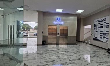Alquilo local comercial edificio Platinum