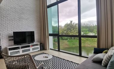 Lakeside living, in the most prestigious low rise condo unit at Khao Yai.  136 sq meter duplex, 2 bedrooms 2 bathrooms.