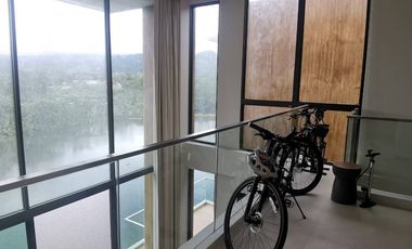 Lakeside living, in the most prestigious low rise condo unit at Khao Yai.  136 sq meter duplex, 2 bedrooms 2 bathrooms.