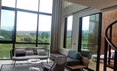 Lakeside living, in the most prestigious low rise condo unit at Khao Yai.  136 sq meter duplex, 2 bedrooms 2 bathrooms.