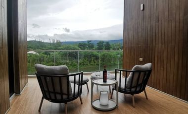 Lakeside living, in the most prestigious low rise condo unit at Khao Yai.  136 sq meter duplex, 2 bedrooms 2 bathrooms.