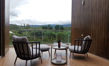 Lakeside living, in the most prestigious low rise condo unit at Khao Yai.  136 sq meter duplex, 2 bedrooms 2 bathrooms.