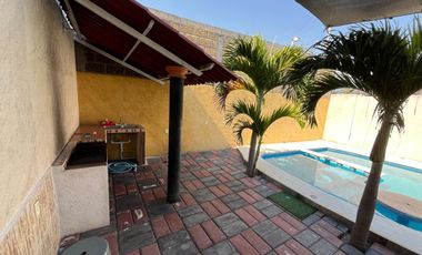 CASA EN VENTA, CON ALBERCA, YAUTEPEC, MORELOS