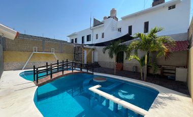 CASA EN VENTA, CON ALBERCA, YAUTEPEC, MORELOS