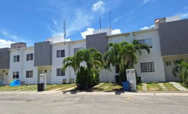 Casa en renta en Olivos 1 Playa del Carmen 2 niveles amueblada