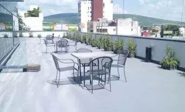 Oficina en renta con Excelente Ubicación en Zona Dorada de Irapuato, PLANTA BAJA (COMPLETA)