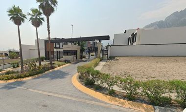 Casa en venta en Santa Catarina, Nuevo León. mm