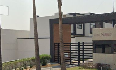 Casa en venta en Santa Catarina, Nuevo León. mm