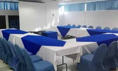 Oficina en renta con Excelente Ubicación en Zona Dorada de Irapuato, PLANTA BAJA ( OPC. 1)