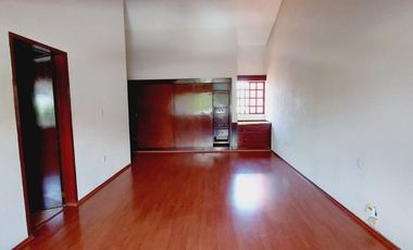 Casa en venta en residencial El mirador. Ubicación inmejorable.