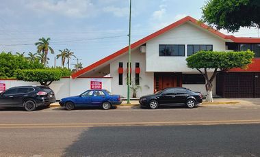 Casa en venta en residencial El mirador. Ubicación inmejorable.