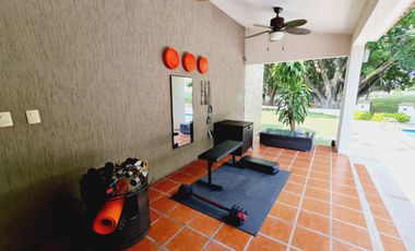 Se vende residencia de un solo nivel con mezzanine  en el Fraccionamiento Club Campestre