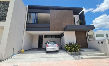 Hermosa Residencia en venta en el desarrollo más exclusivo de la ciudad 