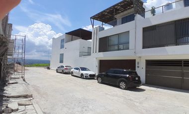 Casas en venta   diseño arquitectónico moderno de tres niveles en el Fraccionamiento El Diamante.