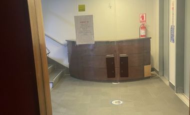 Hermosa oficina en un piso completo