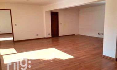 Venta Parcela de Agrado con 2 Casas, Piscina y Vista Despejada