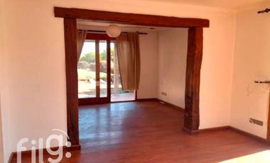 Venta Parcela de Agrado con 2 Casas, Piscina y Vista Despejada