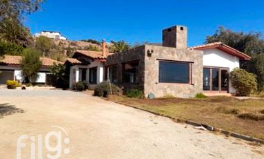 Venta Parcela de Agrado con 2 Casas, Piscina y Vista Despejada