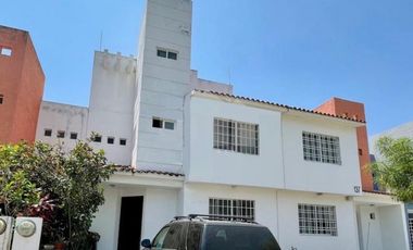 Casa en venta en Fraccionamiento Acacias zona sur pte de la ciudad teran