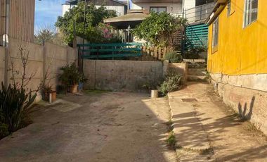 Se arrienda casa grande calle Quillen Achupallas paradero 8 Viña del Mar