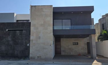 casa en venta en Royal Campestre 200mts zona del campestre