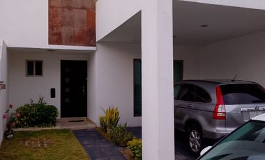 CASA EN VENTA FRACC PRIVADO JARDIN DE LAS FLORES ZONA NTE PTE DE LA CIUDAD